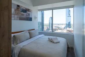 Premium King Suite Gym+Parking • Walk To Rogers - Image 3