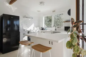Bayview Cottage - Serene Escape between Beach & Bay - Image 3