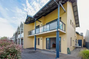 Living on the Ledge, ocean front - Image 2
