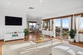 Peppy View Beach House – Ocean Views & Family Fun - Image 4