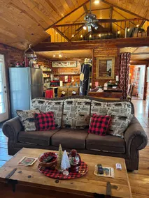 Ozarks Secluded Getaway Cabin - Image 2