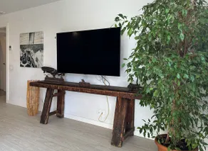 Modern, centrally-located, 100 meters from the ocean, restaurants, and cafes - Image 2