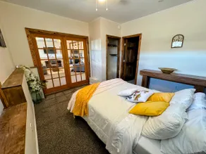 Suite Retreat! *Fenced in yard* - Image 2