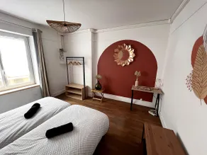 Apartment with large courtyard - Image 5