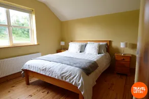 Quiet Country Farmhouse, Sleeps 12 - Image 4
