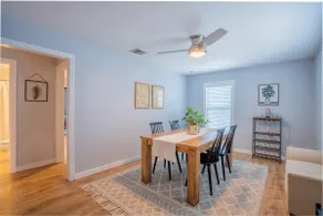 Cozy 2BR Bungalow in Heart of ATX - Image 2