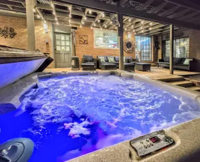 Speakeasy • Pool • Spa • Games • Strip • Stadium - Image 4