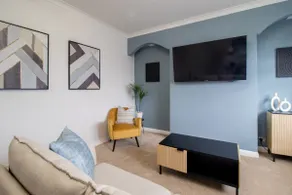 Leven Loft - 2 Bed Flat in Coatbridge - Image 2