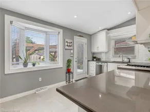 Beautiful 3BR + Private Yard | Mins to the Falls! - Image 5