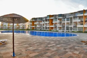Relaxing stay with pool view - Image 3