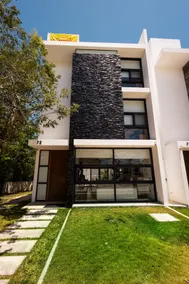 A house five minutes away from the beach - Image 2