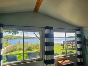 Peaceful Lakefront Cottage- Relaxing Fall Getaway - Image 3
