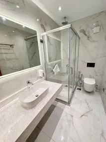 Deluxe Room at Alfa Residence - Image 5