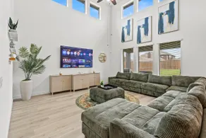 Rooftop Bliss 4BR W Crib/Officespace Free Parking - Image 2