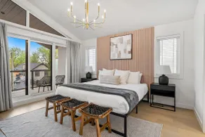 La More | Hot Tub | Kensington | Luxury | Office - Image 3