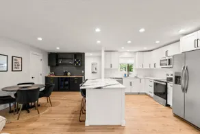 4-Bedroom home in Lake Oswego! - Image 5