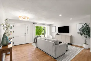 4-Bedroom home in Lake Oswego! - Image 4