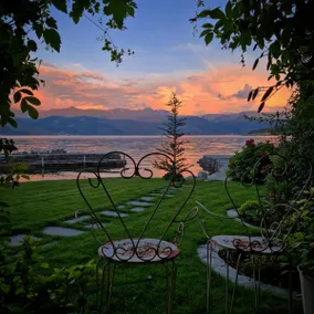 Elegant Hideaway by the Fjord–Views of Folgefonna - Image 2