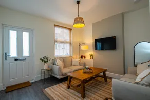 Two Bed House in Castle Donington - Image 2
