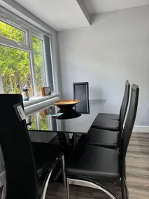 Stylish Apartment Near Birmingham - Image 4