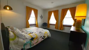 Retro 1br in Historic Building! - Image 2