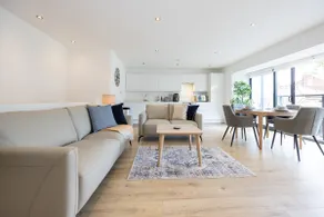 Brooklyn Mews- Airport & City Links - Image 3