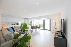 Brooklyn Mews- Airport & City Links - Image 2
