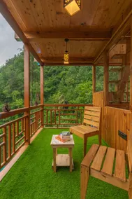 Spacious Waterfall Retreat for Families & Couples - Image 5