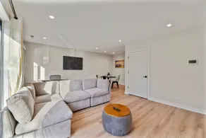 Lux Fabulous 2bed/2bath with parking - Image 4
