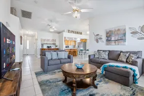 Central & Sprawling 3bd | Boat Parking | Sleeps 7 - Image 2