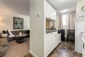 ”Sage” 1 Bdrm in Crescent Heights! - Image 4