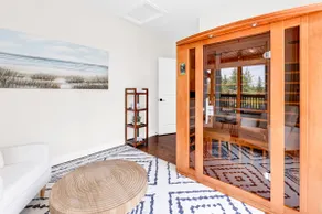 LOB Beach Resort & Spa - Hot Tub, Tiki Bar & Sauna - Image 3