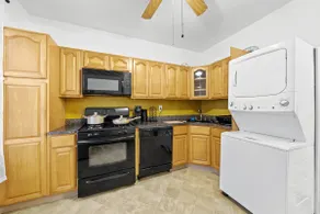 The Hudson Loft | 1 min to NYC Train | Sleeps 8+ - Image 5