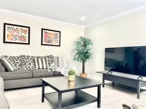 Stylish 4BR Retreat Garden - Image 4