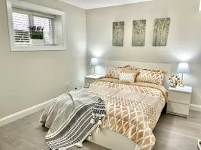 Stylish 4BR Retreat Garden - Image 3
