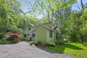 Pixley Forest | 15 Mins To Tanglewood • Fireplace - Image 4