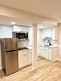 Modern Cozy Basement Apartment - Image 2