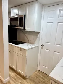Modern Cozy Basement Apartment - Image 3