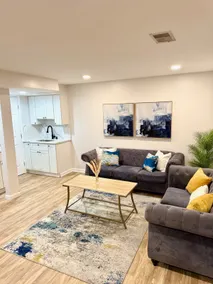 Modern Cozy Basement Apartment - Image 5