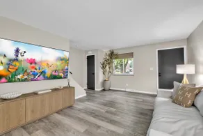 Quiet Furnished Townhome -Canton - Image 2