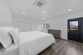 The Shore Suite - Image 1