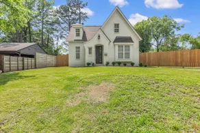 Luxury 4BR Home/Gated Parking/ Fast Wifi/Pool - Image 5