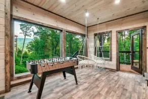 Enchanting Couples Getaway! Mountain Views! HotTub - Image 4