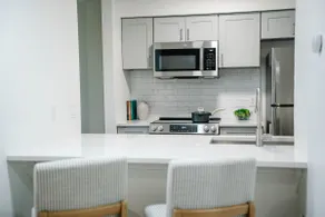 Peaceful & Convenient 2BR Near Ballantyne - Image 3
