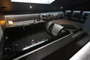 Moonlight Suite, Air Conditioning, Jacuzzi & Movie Theater, Downtown - Image 2
