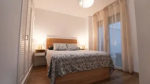 SeaHomes Vacations - Seafront Mediterranean Ap & PKG - Image 5