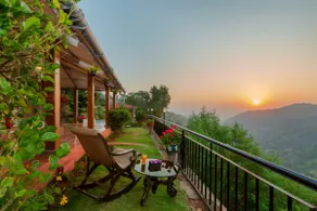 Villa in Panchgani | Verandah by the Valley - Image 4
