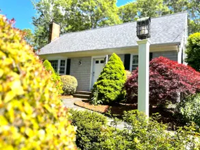 Classic Cape Home in Sippewissett - Dog Friendly - Image 2