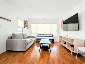 Pet Friendly Gem Near Beach, LAX & SoFi Stadium - Image 5