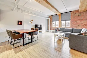 502 in the heart of downtown - Image 4